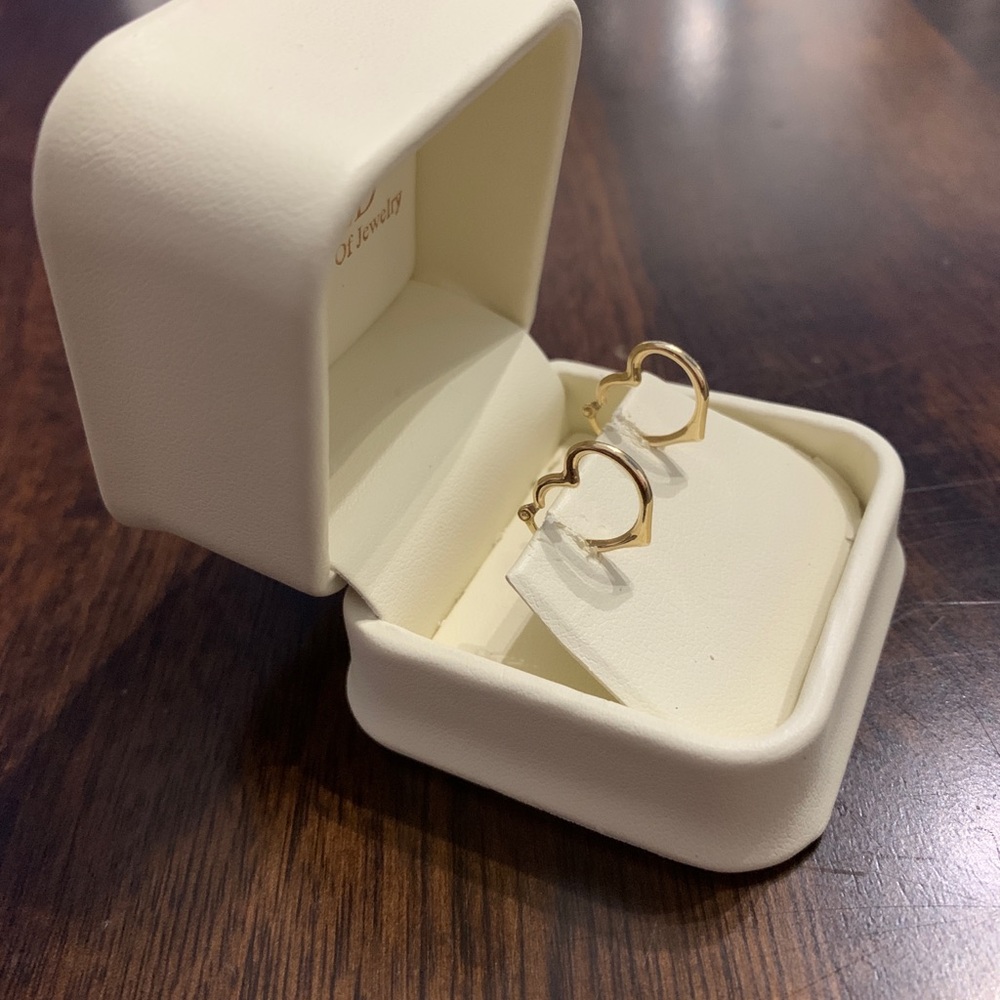 10k gold hoop heart shaped earrings.